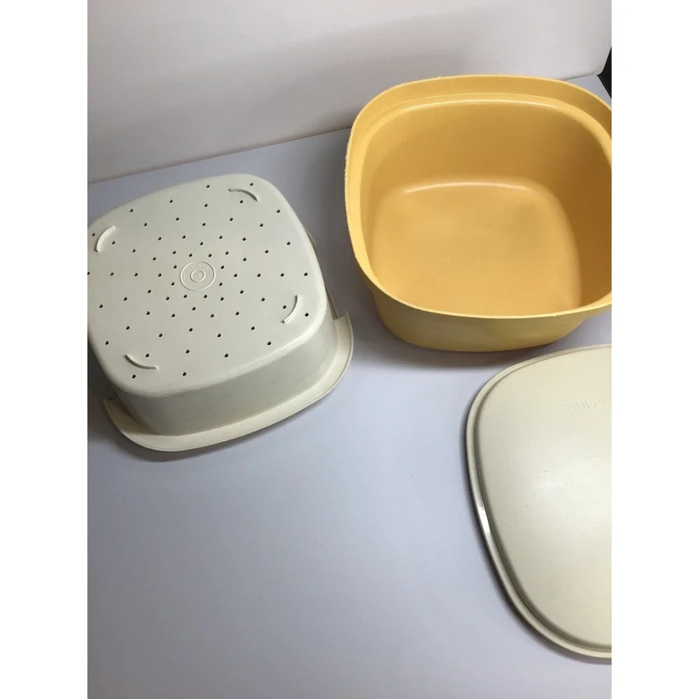 Tupperware vintage microwave